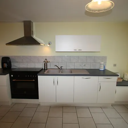 Docelles, 6 Pièces, 11 Personnes - Fr-1-589-420 *