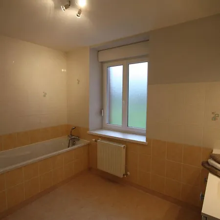 Docelles, 6 Pièces, 11 Personnes - Fr-1-589-420