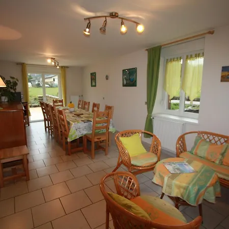 Docelles, 6 Pièces, 11 Personnes - Fr-1-589-420 Docelles