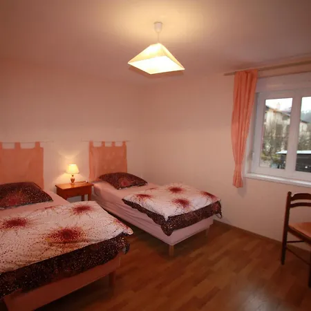 Docelles, 6 Pièces, 11 Personnes - Fr-1-589-420